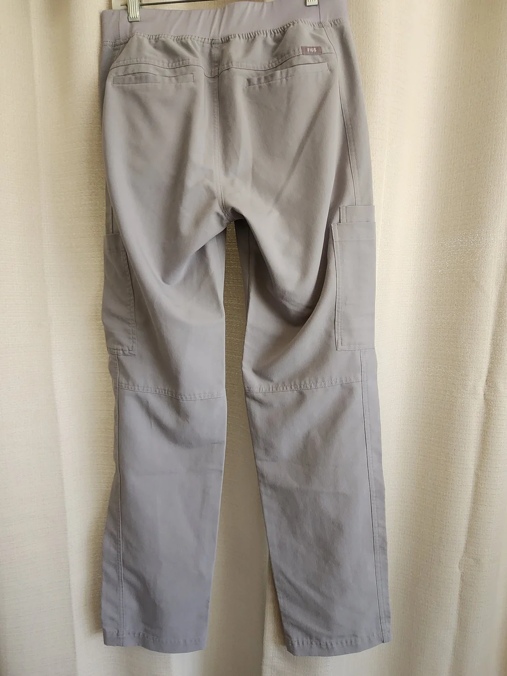 Figs Men’s Light Gray Cargo Pants with Navy Drawstring Size S